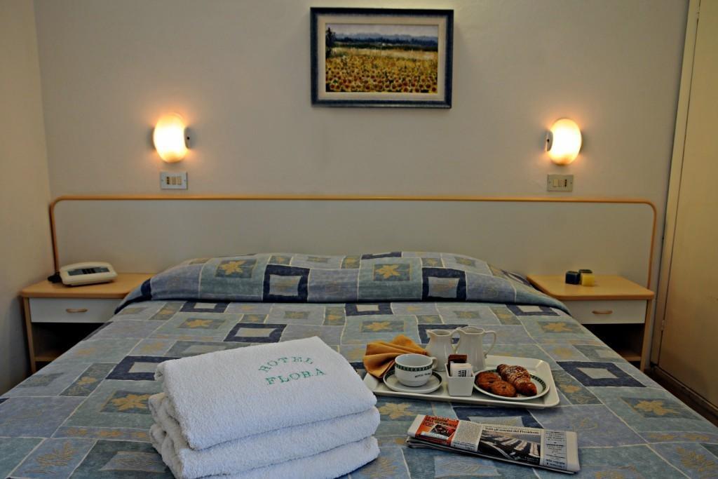 Hotel Flora Белариа-Игеа Марина Стая снимка